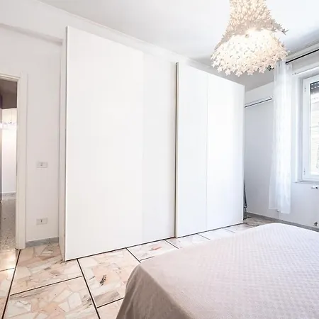 Sweet I Elegance And Authenticity