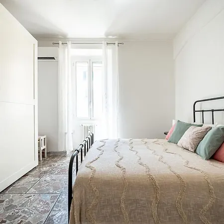 Sweet I Elegance And Authenticity