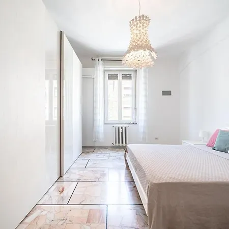 Sweet I Elegance And Authenticity *